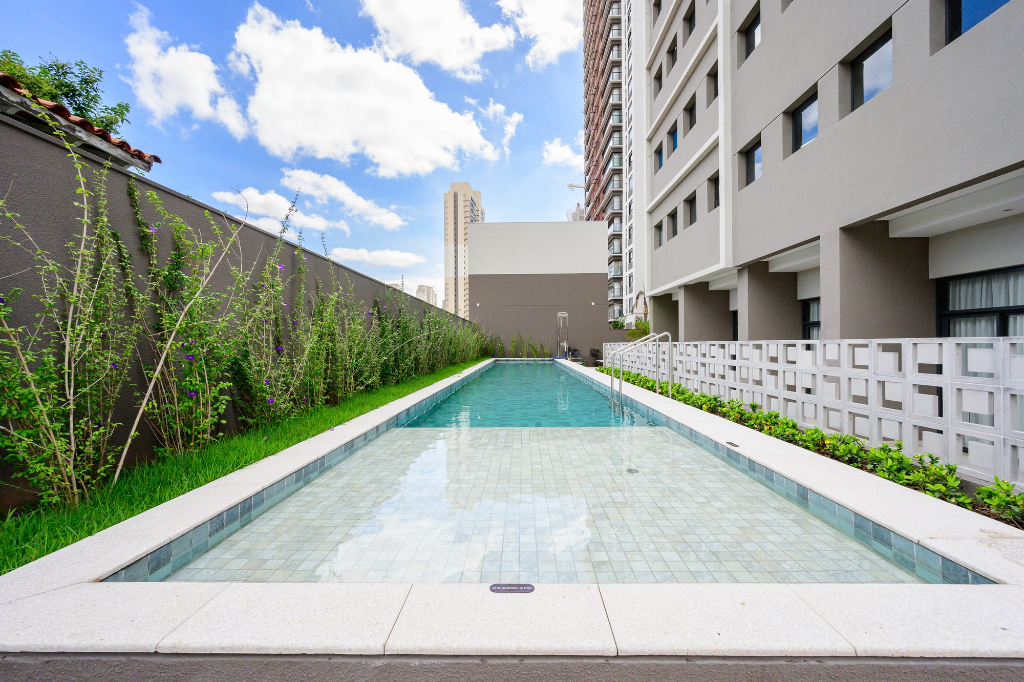 Piscina - visão frontal